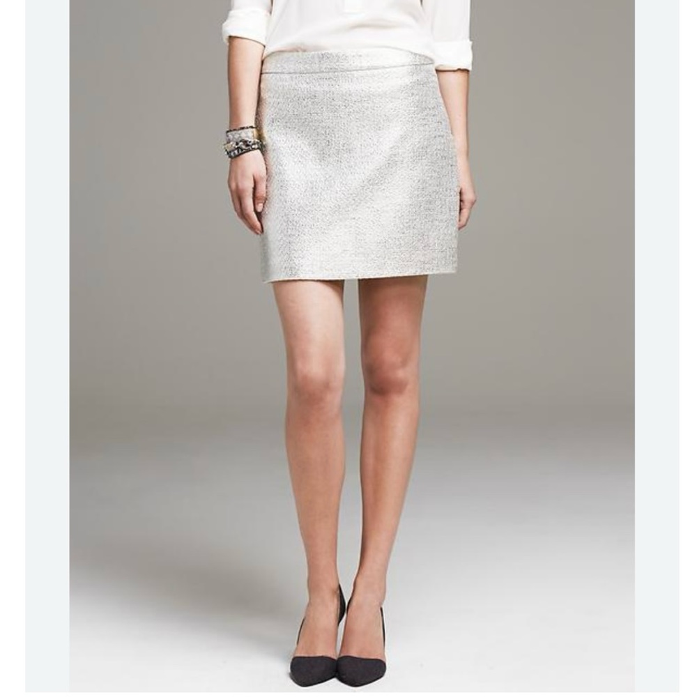 Banana Republic Coated Shine Mini Skirt Size 4